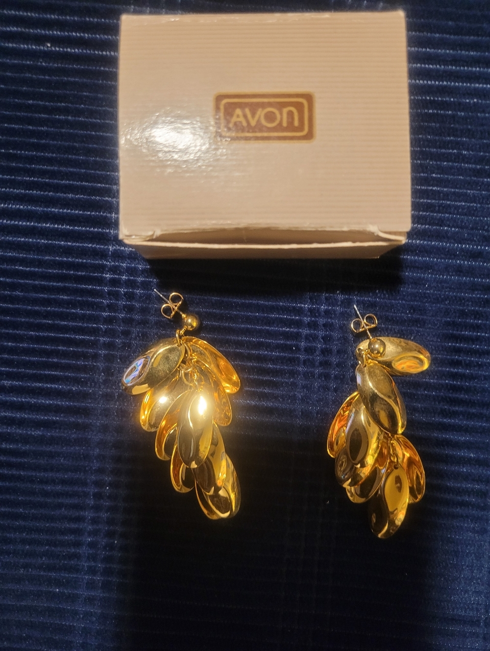 Avon Vintage Gold Tone Sequin Cluster Drop Earrings